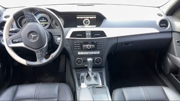 Mercedes Benz C200 2013 - Disponible para reservar - Imagen 9