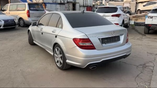 Mercedes Benz C200 2013 - Disponible para reservar - Imagen 4
