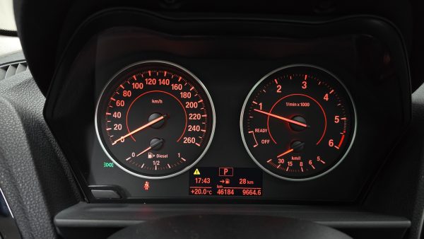 BMW Serie 1 (F20) – 118d Sport 5 puertas - Imagen 13