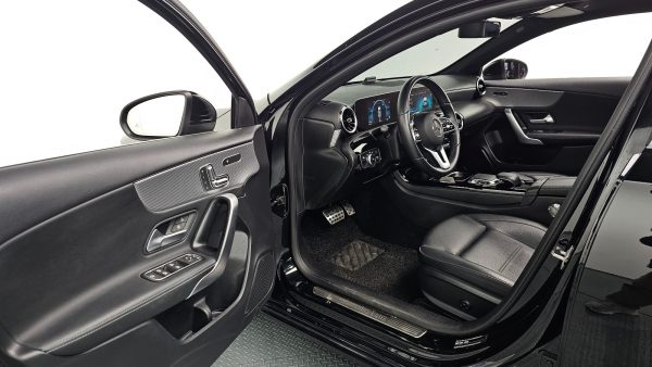 A-Class W177A220 Hatchback - Imagen 7