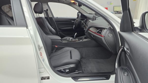 BMW Serie 1 (F20) – 118d Sport 5 puertas - Imagen 8