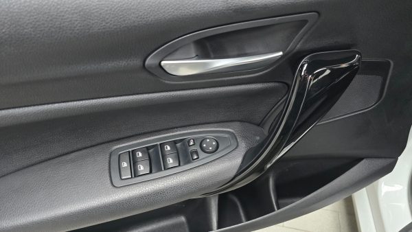 BMW Serie 1 (F20) – 118d Sport 5 puertas - Imagen 15
